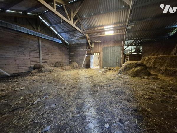 Maison d'habitation avec batiments agricoles