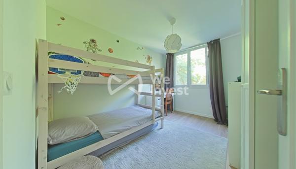 Appartement T4/5 familial lumineux – 3 chambres – Box  cave – Résidence verdoyante recherchée