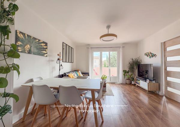 Fuveau cœur de village – T4 traversant rénové de 69 m², 3 chambres, extérieurs, parking et cave.
