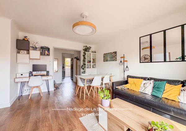 Fuveau cœur de village – T4 traversant rénové de 69 m², 3 chambres, extérieurs, parking et cave.