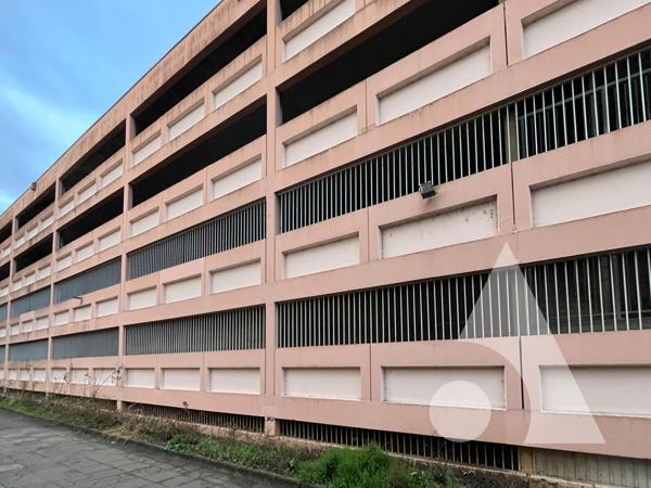 Parking / box