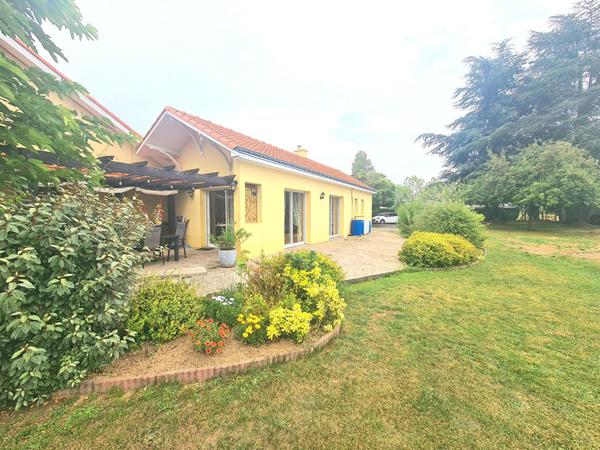 NOUVEAUTE VALLET Maison 135 M2, 4 chambres et bureau sur jardin paysagé !!!,  
Vallet 44330