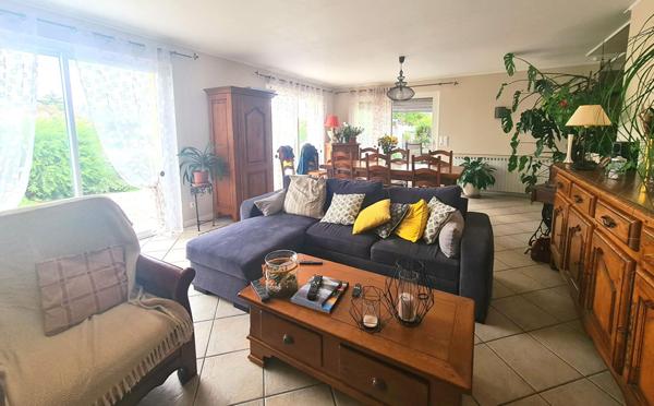 NOUVEAUTE VALLET Maison 135 M2, 4 chambres et bureau sur jardin paysagé !!!,  
Vallet 44330