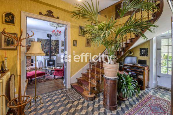 Maison
         7 pièces
        - 228 m² Bien prestige 599 000 € *