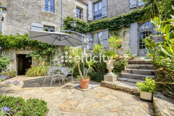 Maison
         7 pièces
        - 228 m² Bien prestige 599 000 € *