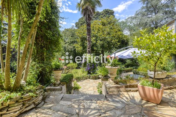 Maison
         7 pièces
        - 228 m² Bien prestige 599 000 € *