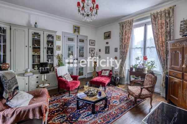 Maison
         7 pièces
        - 228 m² Bien prestige 599 000 € *
