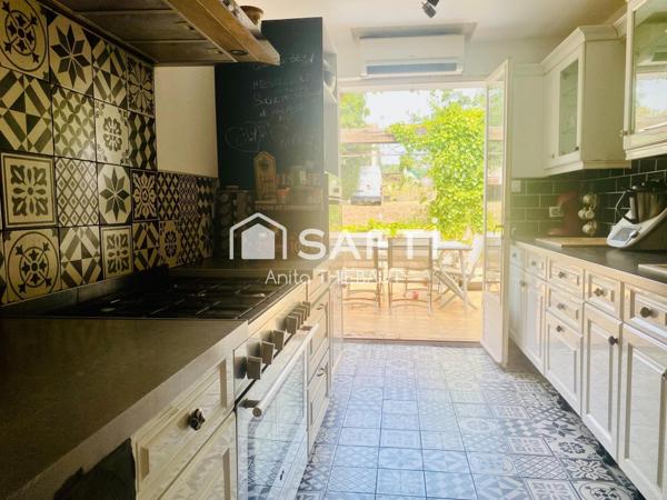 Au calme, Maison familiale à rénover avec terrain de 1200 m² et piscine