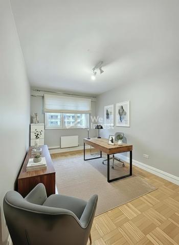 Appartement 5 pièces – 96 m² – Fort potentiel habitation ou bureaux / profession libérale - Parking