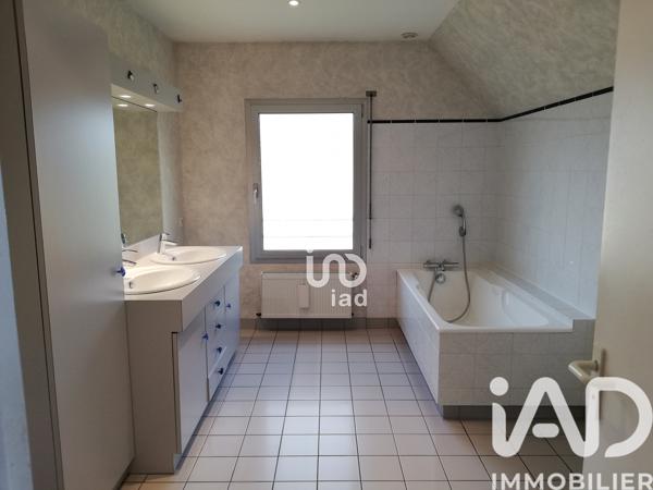 Maison à vendre 8 pièces 225 m² L'Huisserie