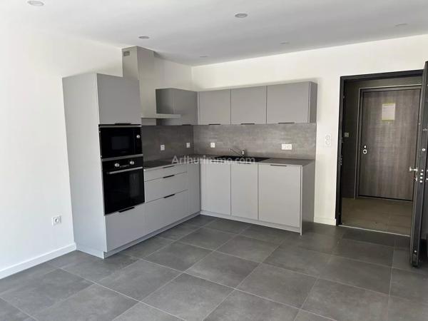Location                                                      Appartement
                        
                     2 pièces                      44 m2                     à Ajaccio