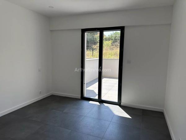 Location                                                      Appartement
                        
                     2 pièces                      44 m2                     à Ajaccio