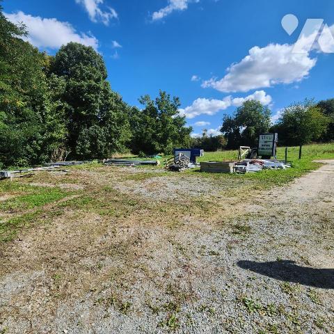 Ateliers et bureaux à Cherré