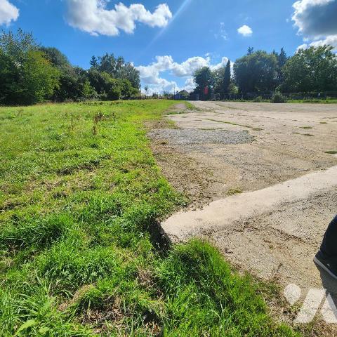 Ateliers et bureaux à Cherré