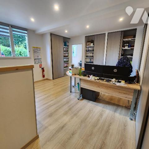 Ateliers et bureaux à Cherré