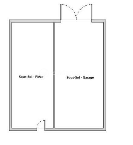 Emplacement stratégique, volumes généreux, aucun travaux à prévoir !

À seulement 5 minutes à pied de la gare des Coquetiers (T4) et 15 minutes à pied de la gare de Bondy (RER E), cette belle maison familiale de 171 m² habitables offre un cadre de vie idéal pour une famille recherchant espace, confort et accessibilité.

Vous bénéficierez également de la proximité immédiate des écoles, commerces et services du quotidien, tous accessibles en moins de 10 minutes.

Une maison entretenue et économe

Vous n'aurez qu'à poser vos valises !

Ravalement avec isolation thermique par l'extérieur réalisé en 2021
Chaudière remplacée en 2024
Excellente performance énergétique avec un DPE à la limite de la classe C
Aucun travaux à prévoir
Sous-sol total aux multiples possibilités

La maison est édifiée sur un sous-sol total comprenant :

Un vaste garage de près de 40 m² pouvant accueillir jusqu'à 3 véhicules
Une pièce de 21 m² facilement transformable en chambre, salle de sport, bureau ou espace loisirs
Une chaufferie
Plusieurs espaces de stockage
Un espace de vie lumineux et convivial

Accessible par un agréable balcon exposé plein sud, le premier étage dévoile une superbe pièce de vie traversante, baignée de lumière naturelle.

Vous y découvrirez un salon-séjour chaleureux ouvert sur une belle cuisine dinatoire moderne avec son espace bar, véritable cœur de la maison pour recevoir famille et amis.

Une salle de bains avec WC complète ce niveau.

Dans le prolongement de la pièce de vie, une agréable terrasse suspendue de 15 m² permet de profiter pleinement des beaux jours et offre un accès direct au jardin.

Un espace nuit confortable

Le deuxième étage accueille :

4 chambres spacieuses
Dont 2 chambres avec mezzanine
Une salle d'eau avec WC

Les dalles acoustiques installées au niveau du séjour participent à un excellent confort phonique pour toute la famille.

Un extérieur rare sur le secteur

Le jardin paysagé, exposé Est-Ouest, bénéficie d'un ensoleillement optimal tout au long de la journée.

Une allée piétonne traverse harmonieusement les extérieurs et dessert différents espaces aménagés pour déjeuner, se détendre ou recevoir, à l'ombre ou au soleil selon les heures de la journée.

En fond de parcelle, une dépendance viabilisée de 12 m² constitue un véritable atout. Elle pourra accueillir :

Un bureau indépendant pour le télétravail
Un atelier
Une chambre supplémentaire
Ou encore un projet locatif selon vos besoins
Un fort potentiel d'évolution

La maison dispose actuellement de 4 chambres, mais peut très facilement être configurée en 6 chambres sans travaux importants, ce qui en fait un bien particulièrement adapté aux familles nombreuses, aux professions libérales ou à un projet d'investissement.

Les points forts

✅ 171 m² habitables
 ✅ Situation privilégiée à proximité des gares T4 et RER E
 ✅ Aucun travaux à prévoir
 ✅ Isolation extérieure réalisée en 2021
 ✅ Chaudière neuve de 2024
 ✅ DPE performant (proche classe C)
 ✅ Garage 3 véhicules
 ✅ Sous-sol total
 ✅ Pièce de vie traversante et lumineuse
 ✅ Terrasse suspendue de 15 m²
 ✅ Jardin paysagé Est-Ouest
 ✅ Dépendance viabilisée de 12 m²
 ✅ 4 à 6 chambres possibles

Une maison clé en main, parfaitement entretenue, offrant de très beaux volumes, un extérieur soigné et un emplacement particulièrement recherché aux portes de Paris. Une opportunité rare sur le secteur de Bondy.


VISITE POSSIBLE 7 JOURS SUR 7 SUR RENDEZ VOUS AVEC VOTRE CONSEILLERE

Elle n'attend que Vous!