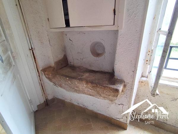 Charme de la pierre et douceur de vivre à Clairavaux – une maison authentique au cœur de la nature !