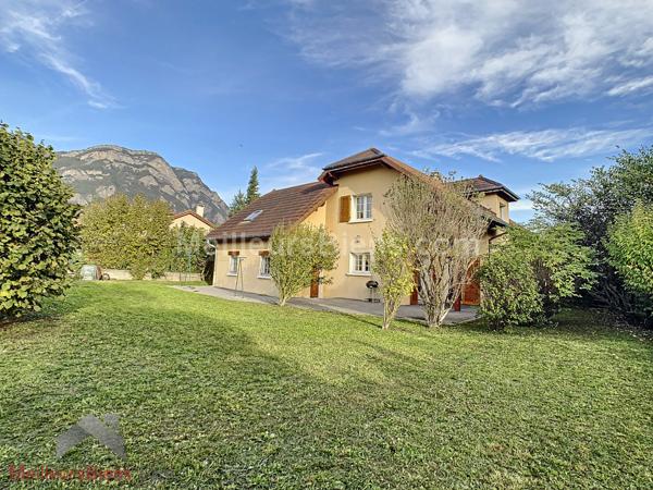 Les Marches Porte de Savoie Belle maison familiale de 179 m2 habitable et 258 m2 au sol.