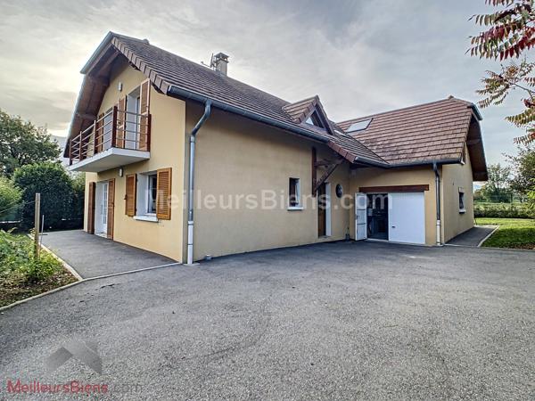 Les Marches Porte de Savoie Belle maison familiale de 179 m2 habitable et 258 m2 au sol.
