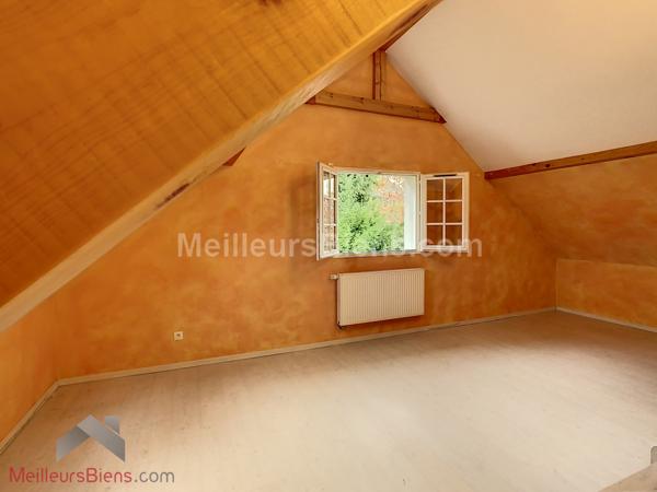 Les Marches Porte de Savoie Belle maison familiale de 179 m2 habitable et 258 m2 au sol.