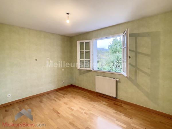 Les Marches Porte de Savoie Belle maison familiale de 179 m2 habitable et 258 m2 au sol.