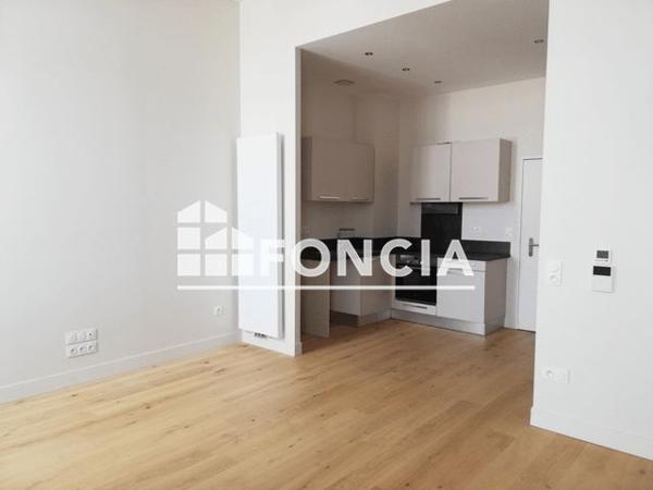 Location Appartement 3 pièces 55.3 m² - CARRE DES LETTRES - E23 - 70 BIS AVENUE JEAN GUITON La Rochelle 17000