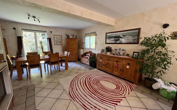 Maison à vendre    6 pièces •  Étréchy