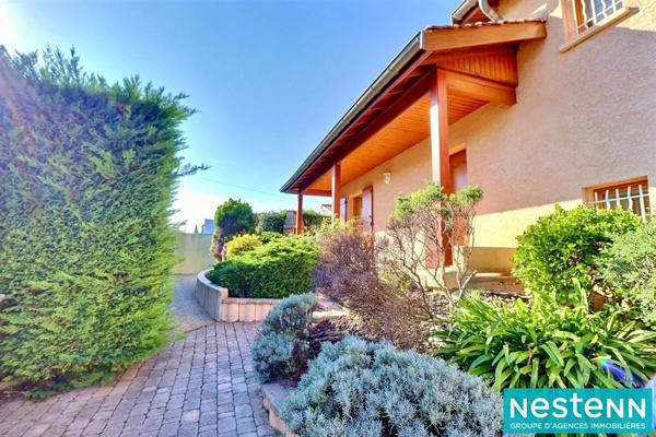 Maison 3 pièces de 90m² sur un terrain de 456m² situé à Vaulx-en-Velin au fond d'une impasse