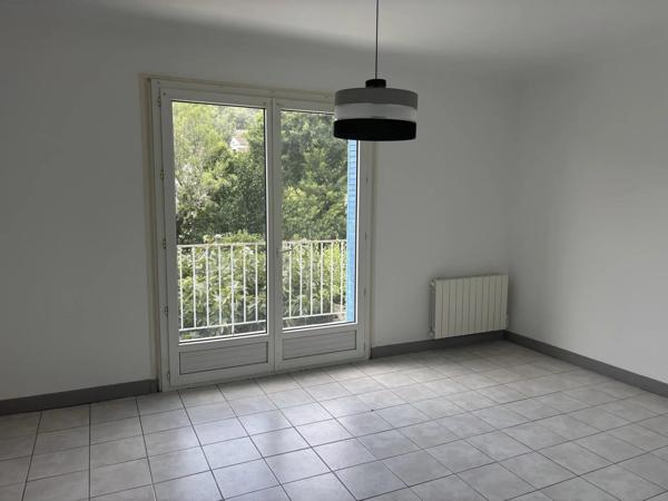 Vente                                                      Appartement
                        
                     4 pièces                      70 m2                     à Villeneuve-Lès-Avignon