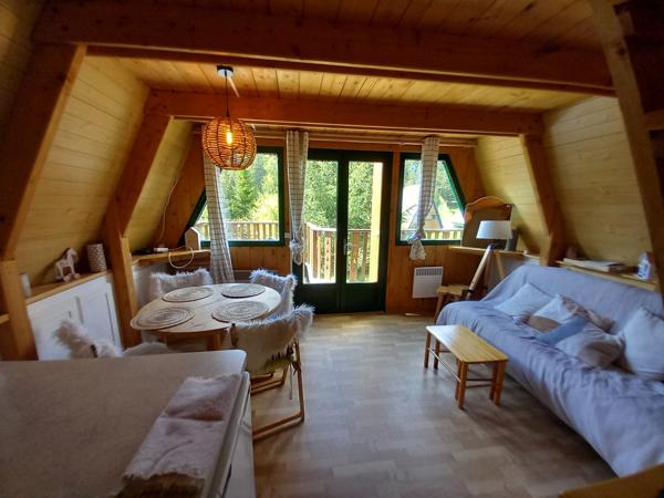 Chalet individuel avec terrasse