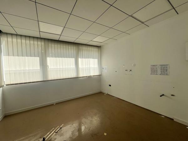 Bureaux à louer à PETIT COURONNE 76650