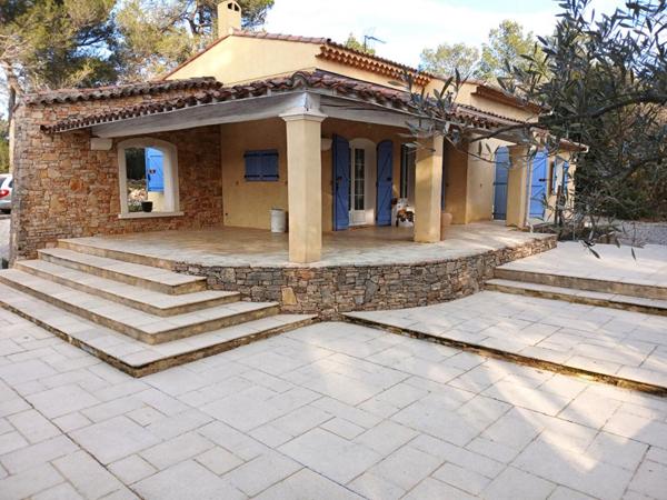 Villa T4 sur 4300m² avec piscine - Rougiers