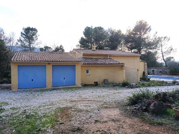 Villa T4 sur 4300m² avec piscine - Rougiers