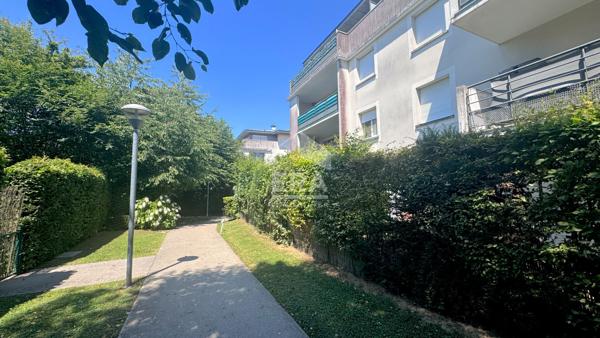 Appartement T1 à vendre à Bussy Saint Georges  32 m² et place de parking en sous sol !