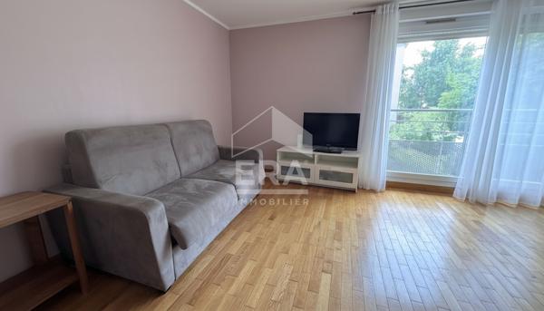 Appartement T1 à vendre à Bussy Saint Georges  32 m² et place de parking en sous sol !