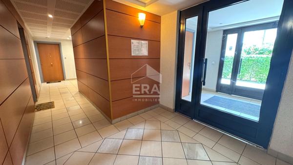 Appartement T1 à vendre à Bussy Saint Georges  32 m² et place de parking en sous sol !