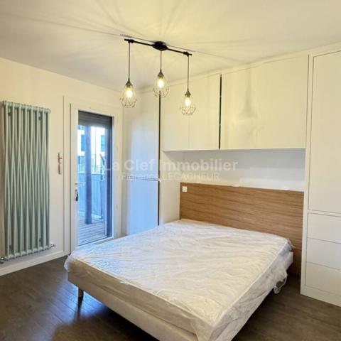 ARCACHON APPARTEMENT 91M²  T4  CENTRE-VILLE, SPACIEUX, BOX, CELLIER, PARKING EN SOUS-SOL, PMR-LA CLEF IMMOBILIER Florence Lecacheur