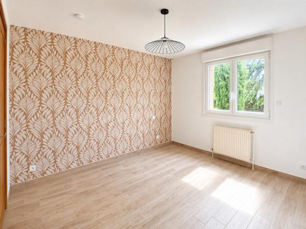 VILLA FAMILIALE INDIVIDUELLE DE PRESTIGE EN SEMI PLAIN-PIED DE 262 M² SUR UNE PARCELLE DE PLUS DE 2 000 M²