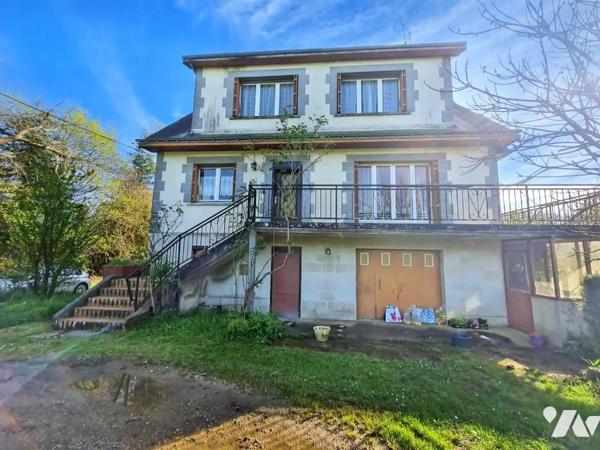 À Vendre à Réguiny Maison située à 2 minutes des commodités et services 