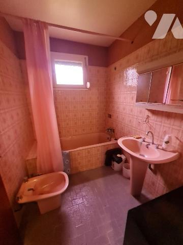 À Vendre à Réguiny Maison située à 2 minutes des commodités et services 