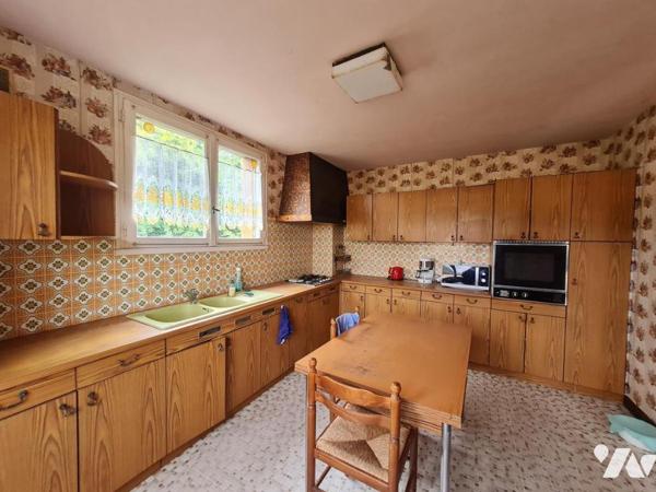 À Vendre à Réguiny Maison située à 2 minutes des commodités et services 