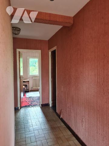 À Vendre à Réguiny Maison située à 2 minutes des commodités et services 