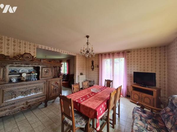 À Vendre à Réguiny Maison située à 2 minutes des commodités et services 