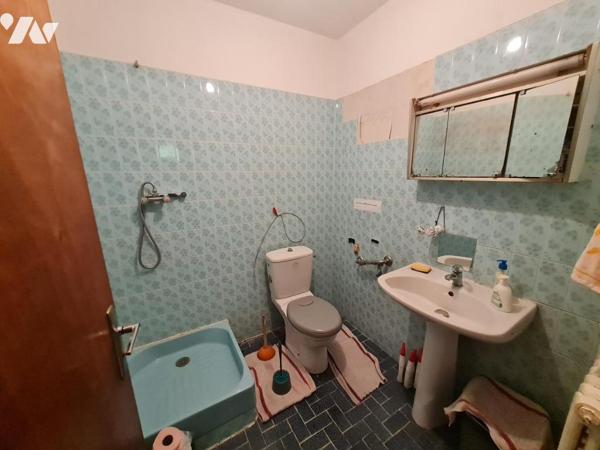 À Vendre à Réguiny Maison située à 2 minutes des commodités et services 