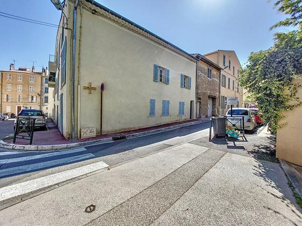 Hyères (83400) À vendre : Appartement 4 pièces à Hyères - Référence VA1265-MA0616