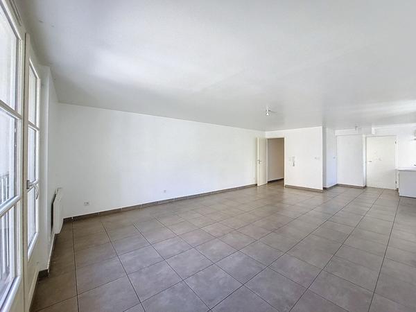 Hyères (83400) À vendre : Appartement 4 pièces à Hyères - Référence VA1265-MA0616