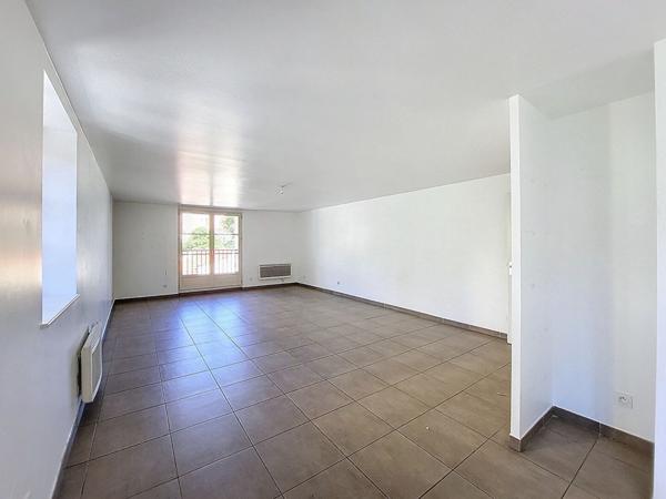 Hyères (83400) À vendre : Appartement 4 pièces à Hyères - Référence VA1265-MA0616