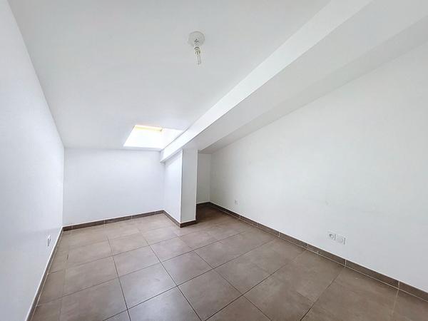 Hyères (83400) À vendre : Appartement 4 pièces à Hyères - Référence VA1265-MA0616