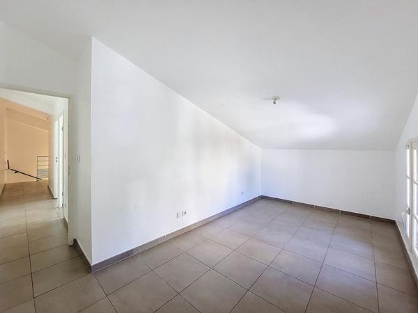 Hyères (83400) À vendre : Appartement 4 pièces à Hyères - Référence VA1265-MA0616