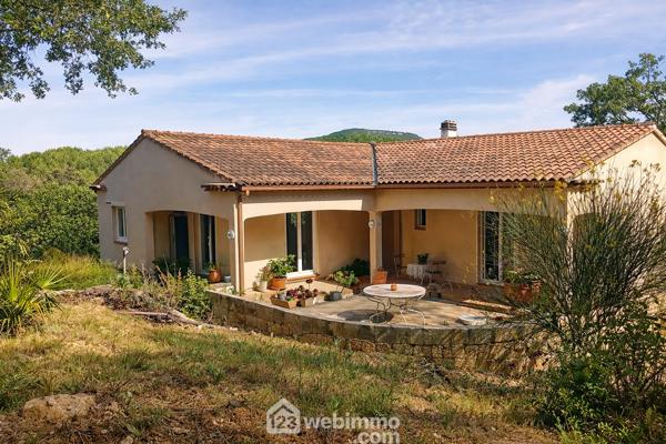 Villas 128 m² à Besse-sur-Issole 83340